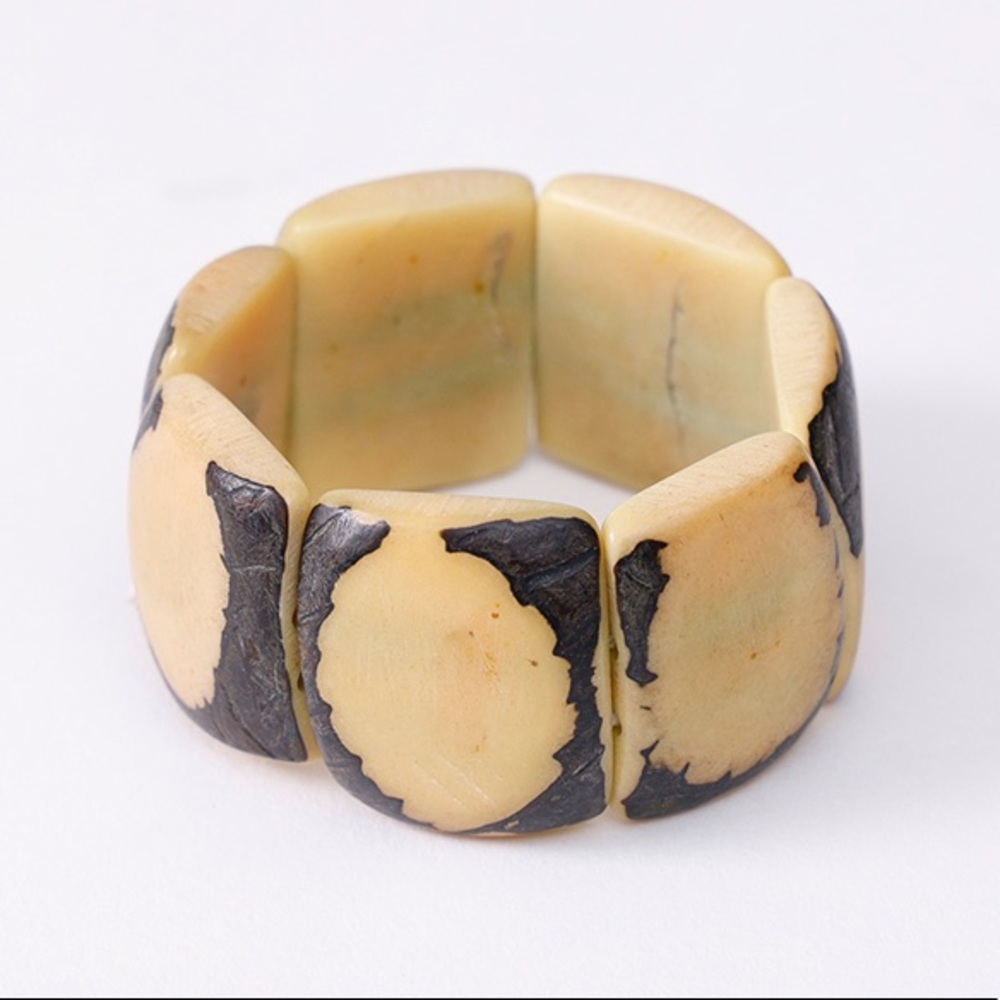 Artisan Tagua Nut Stretch Bracelet Handmade in Ecuador | Natural Color